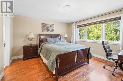 527 Meadow Wood Road, Mississauga, ON - Indoor Photo Showing Bedroom