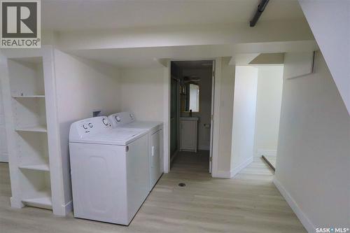 2039 Wallace Street, Regina, SK - Indoor Photo Showing Laundry Room