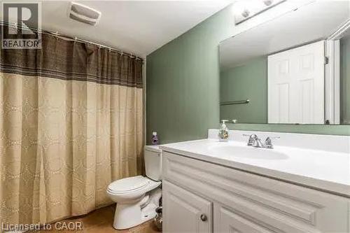 4 Clairfields Drive W, Guelph, ON - Indoor Photo Showing Bathroom