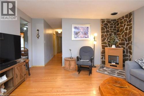 120 Eaglewood Boulevard, Mississauga, ON - Indoor Photo Showing Living Room With Fireplace