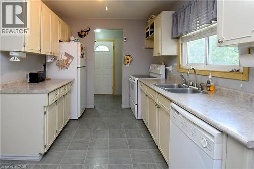120 Eaglewood Boulevard, Mississauga, ON - Indoor Photo Showing Kitchen With Double Sink