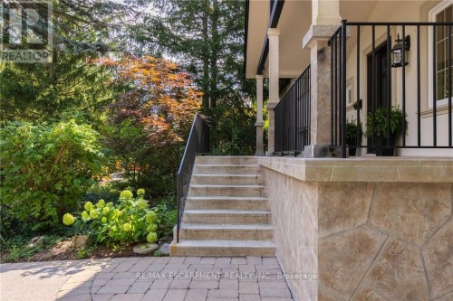 1063 Greenoaks Drive, Mississauga, ON - Outdoor