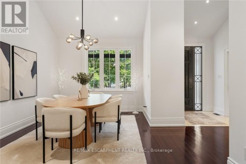 1063 Greenoaks Drive, Mississauga, ON - Indoor Photo Showing Dining Room