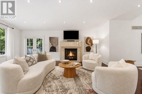 1063 Greenoaks Drive, Mississauga, ON - Indoor Photo Showing Living Room With Fireplace