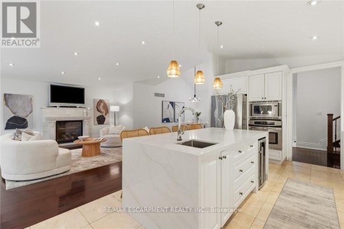 1063 Greenoaks Drive, Mississauga, ON - Indoor Photo Showing Kitchen With Fireplace With Stainless Steel Kitchen With Upgraded Kitchen