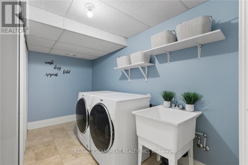 1063 Greenoaks Drive, Mississauga, ON - Indoor Photo Showing Bathroom