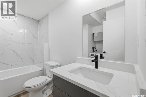 713 Brighton Boulevard, Saskatoon, SK - Indoor Photo Showing Bathroom