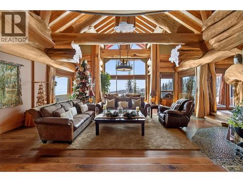 525 Feathertop Way, Big White, BC - Indoor Photo Showing Living Room