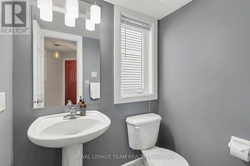 45 Coleridge Street, Ottawa, ON - Indoor Photo Showing Bathroom