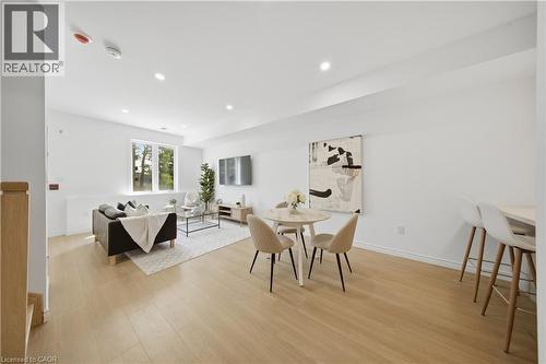2 Slessor Boulevard Unit# 10, Grimsby, ON - Indoor Photo Showing Dining Room