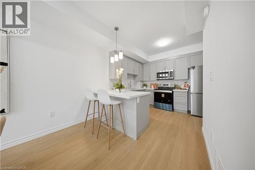 2 Slessor Boulevard Unit# 10, Grimsby, ON - Indoor Photo Showing Kitchen With Stainless Steel Kitchen With Upgraded Kitchen