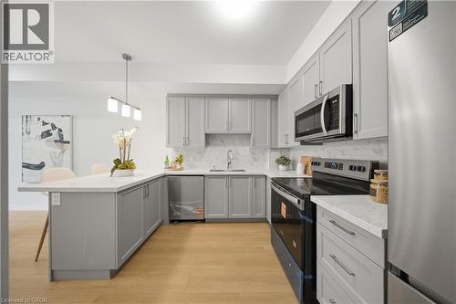 2 Slessor Boulevard Unit# 10, Grimsby, ON - Indoor Photo Showing Kitchen With Stainless Steel Kitchen With Upgraded Kitchen