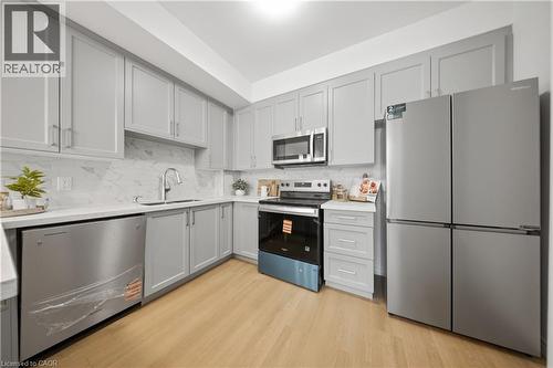 2 Slessor Boulevard Unit# 10, Grimsby, ON - Indoor Photo Showing Kitchen With Stainless Steel Kitchen With Upgraded Kitchen