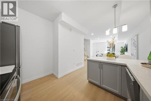 2 Slessor Boulevard Unit# 10, Grimsby, ON - Indoor Photo Showing Kitchen