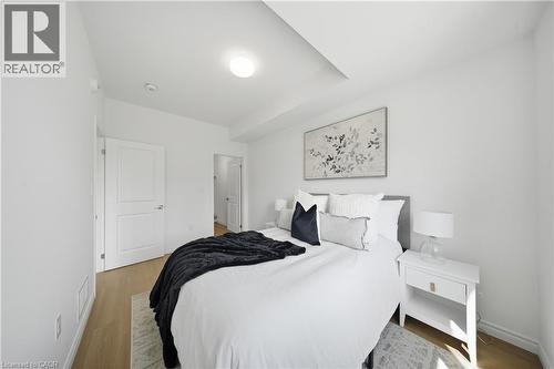 2 Slessor Boulevard Unit# 10, Grimsby, ON - Indoor Photo Showing Bedroom