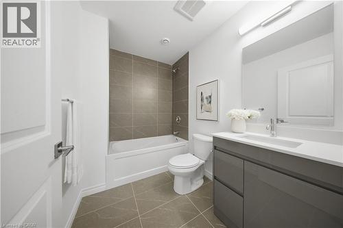 2 Slessor Boulevard Unit# 10, Grimsby, ON - Indoor Photo Showing Bathroom