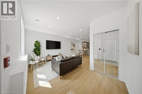 2 Slessor Boulevard Unit# 10, Grimsby, ON - Indoor