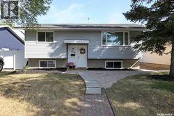 6918 1st AVENUE N  Regina, SK S4X 1J2