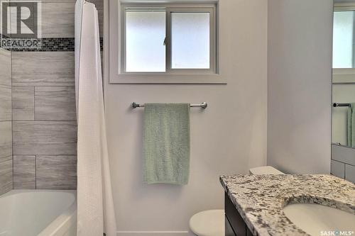 6918 1St Avenue N, Regina, SK - Indoor Photo Showing Bathroom