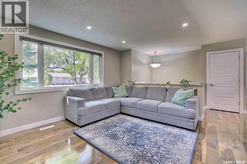 6918 1St Avenue N, Regina, SK - Indoor Photo Showing Living Room