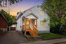 267 GRANVILLE STREET  Ottawa, ON K1L 6Z3
