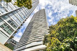 2709 - 2221 YONGE STREET Toronto, ON M4S 2B8