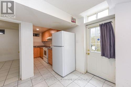 46 Thunderbird Trail, Brampton, ON - Indoor Photo Showing Kitchen