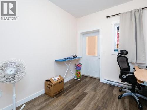 116-25 Gleaner Avenue, Whitehorse, YT - Indoor Photo Showing Office