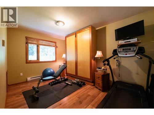 541 Bear Road, Salmo, BC - Indoor Photo Showing Gym Room