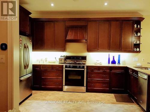 425 HARRIS STREET , Whitby, Ontario L1N 0E7 2