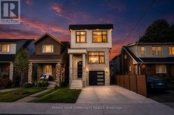 49 WAYLAND AVENUE Toronto, ON M4E 3C8
