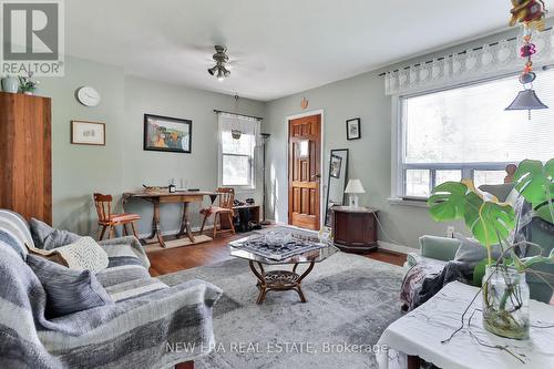 37 Glenthorne Drive, Toronto, ON - Indoor Photo Showing Living Room