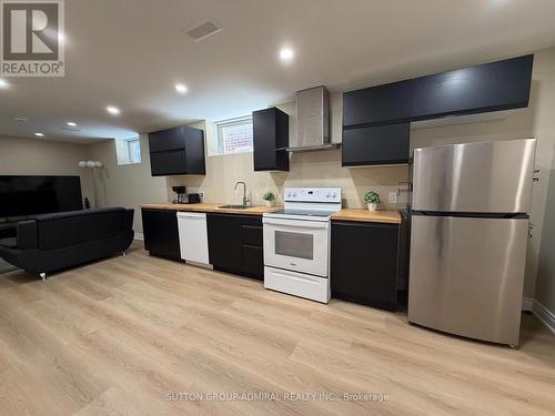 232 FREDERICK CURRAN LANE , Newmarket, Ontario L3X 3J3 3