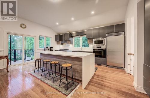 3091 Parkerhill Road, Mississauga, ON - Indoor Photo Showing Kitchen