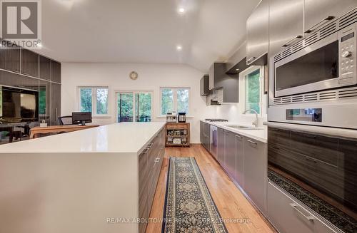 3091 Parkerhill Road, Mississauga, ON - Indoor Photo Showing Kitchen With Double Sink