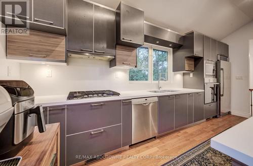 3091 Parkerhill Road, Mississauga, ON - Indoor Photo Showing Kitchen With Upgraded Kitchen