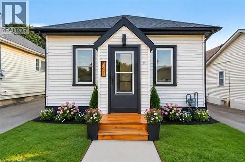141 BRUCE Street  Brantford, ON N3S 4Z2