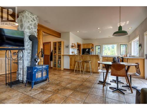 220 Grohman Creek Road, Nelson, BC - Indoor