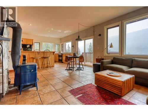 220 Grohman Creek Road, Nelson, BC - Indoor Photo Showing Living Room