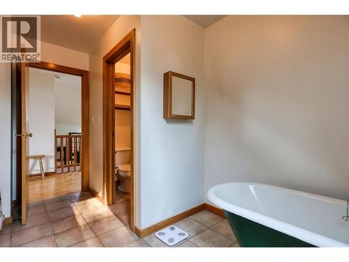 220 Grohman Creek Road, Nelson, BC - Indoor Photo Showing Bathroom