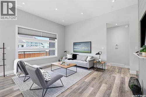 814 Werschner Court, Saskatoon, SK - Indoor Photo Showing Living Room
