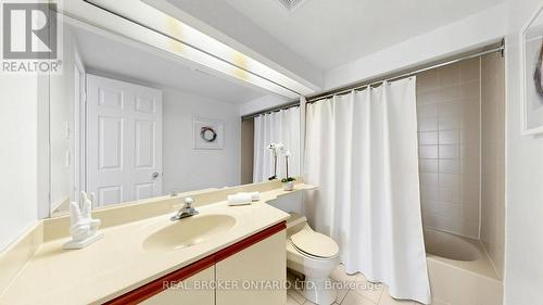 2108 - 99 Harbour Square, Toronto, ON - Indoor Photo Showing Bathroom
