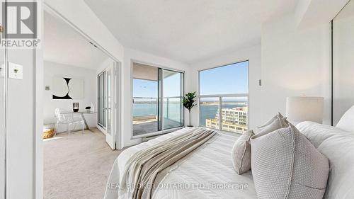 2108 - 99 Harbour Square, Toronto, ON - Indoor