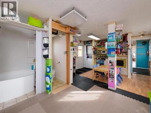 225-989 Range Road, Whitehorse, YT - Indoor
