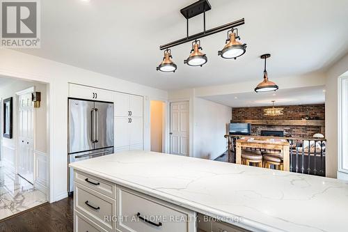 1941 Four Seasons Drive, Burlington, ON - Indoor Photo Showing Kitchen