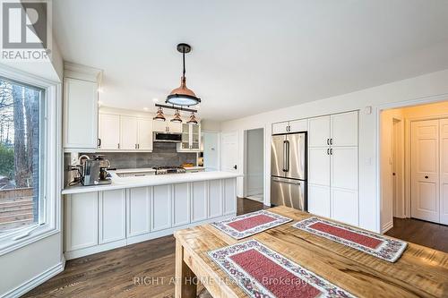 1941 Four Seasons Drive, Burlington, ON - Indoor Photo Showing Kitchen