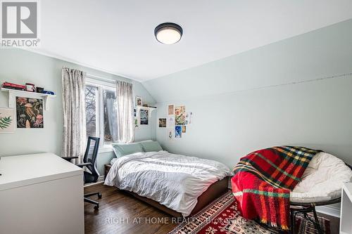1941 Four Seasons Drive, Burlington, ON - Indoor Photo Showing Bedroom