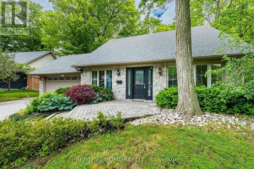 1941 Four Seasons Drive, Burlington, ON - Outdoor