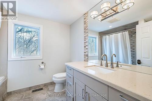 1941 Four Seasons Drive, Burlington, ON - Indoor Photo Showing Bathroom