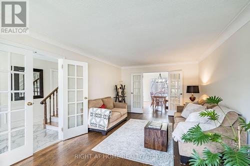 1941 Four Seasons Drive, Burlington, ON - Indoor Photo Showing Living Room